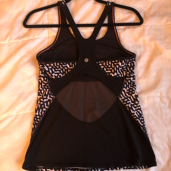 Patterned Lululemon Tank Top With Bra Size 8 - Picture 3 of 4